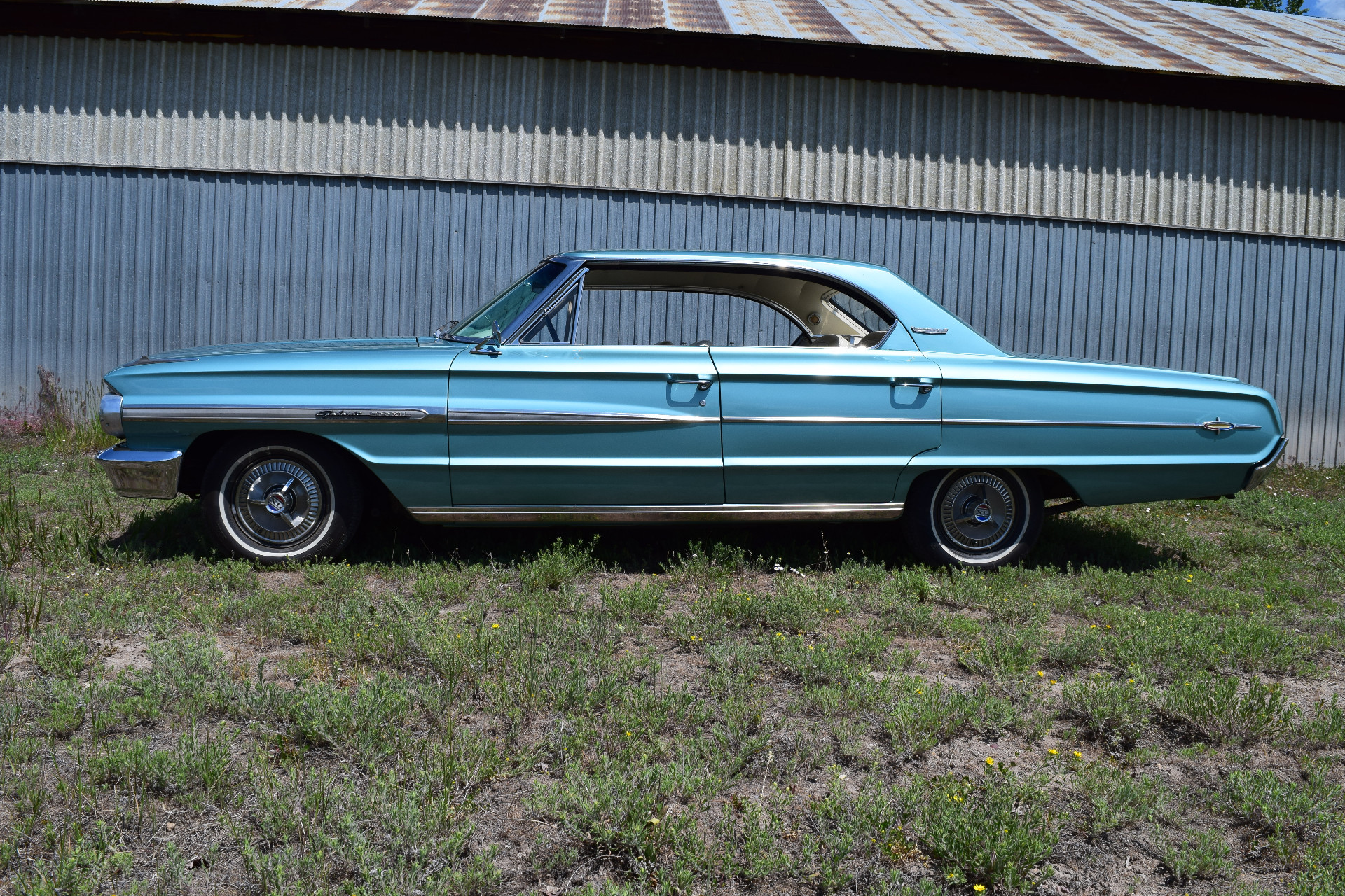 Ford-Galaxie-1964-2025-06-05T23:25:23.205Z