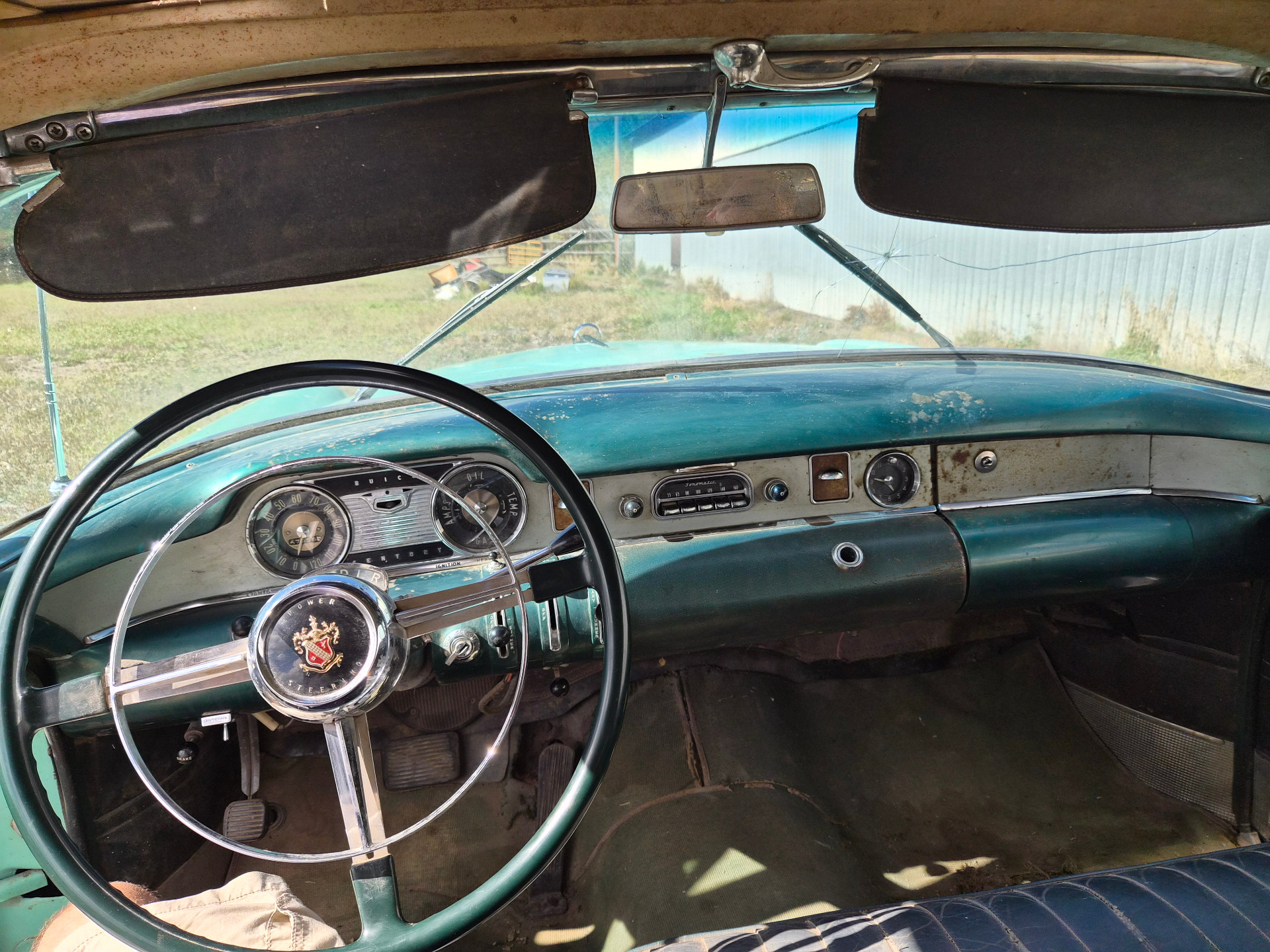 Vehicle image 10