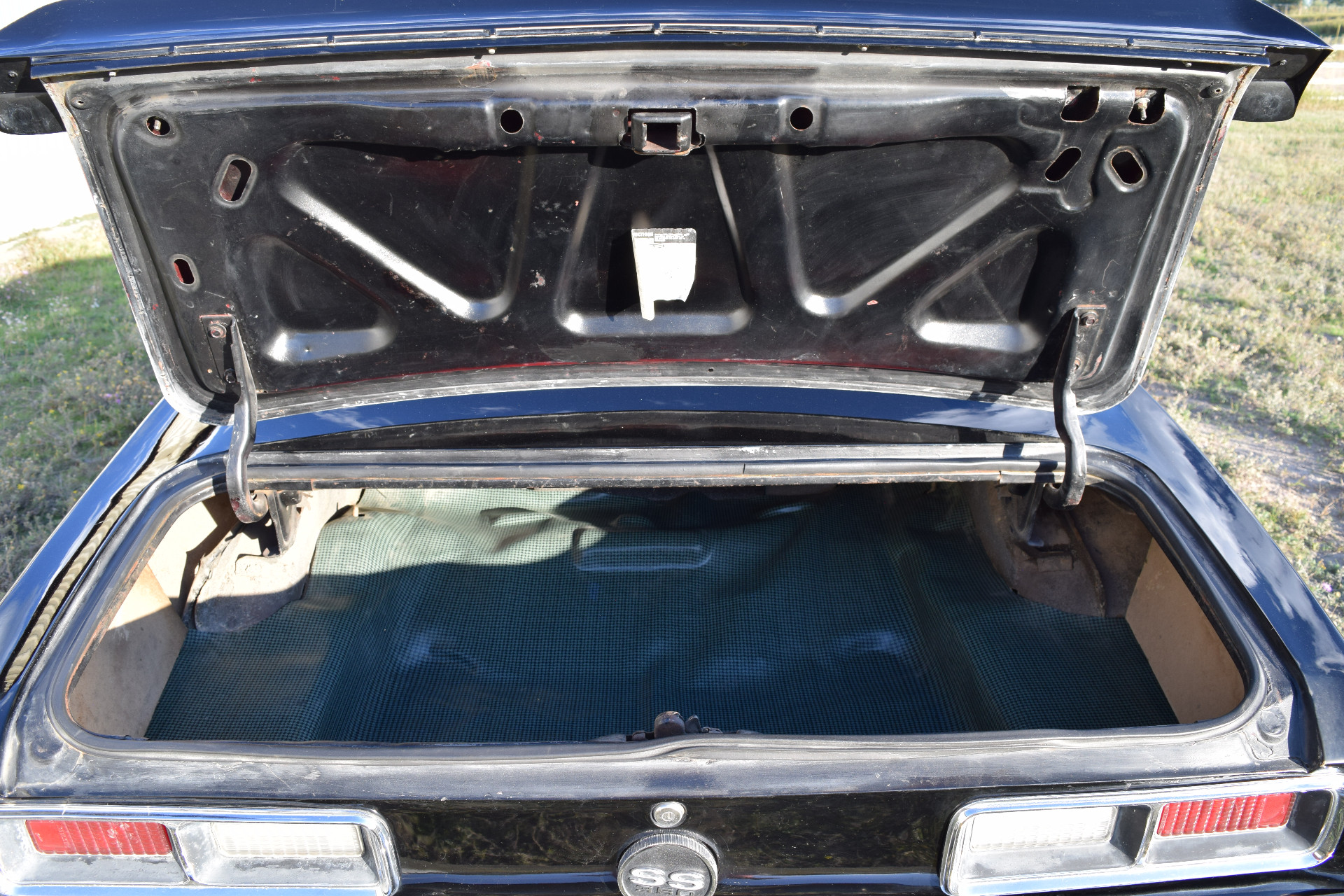 Vehicle image 13